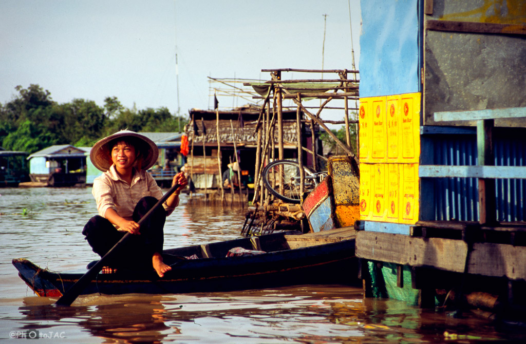 Camboya. Pueblo flotante de Chong Kneas, cerca de Siem Reap.
