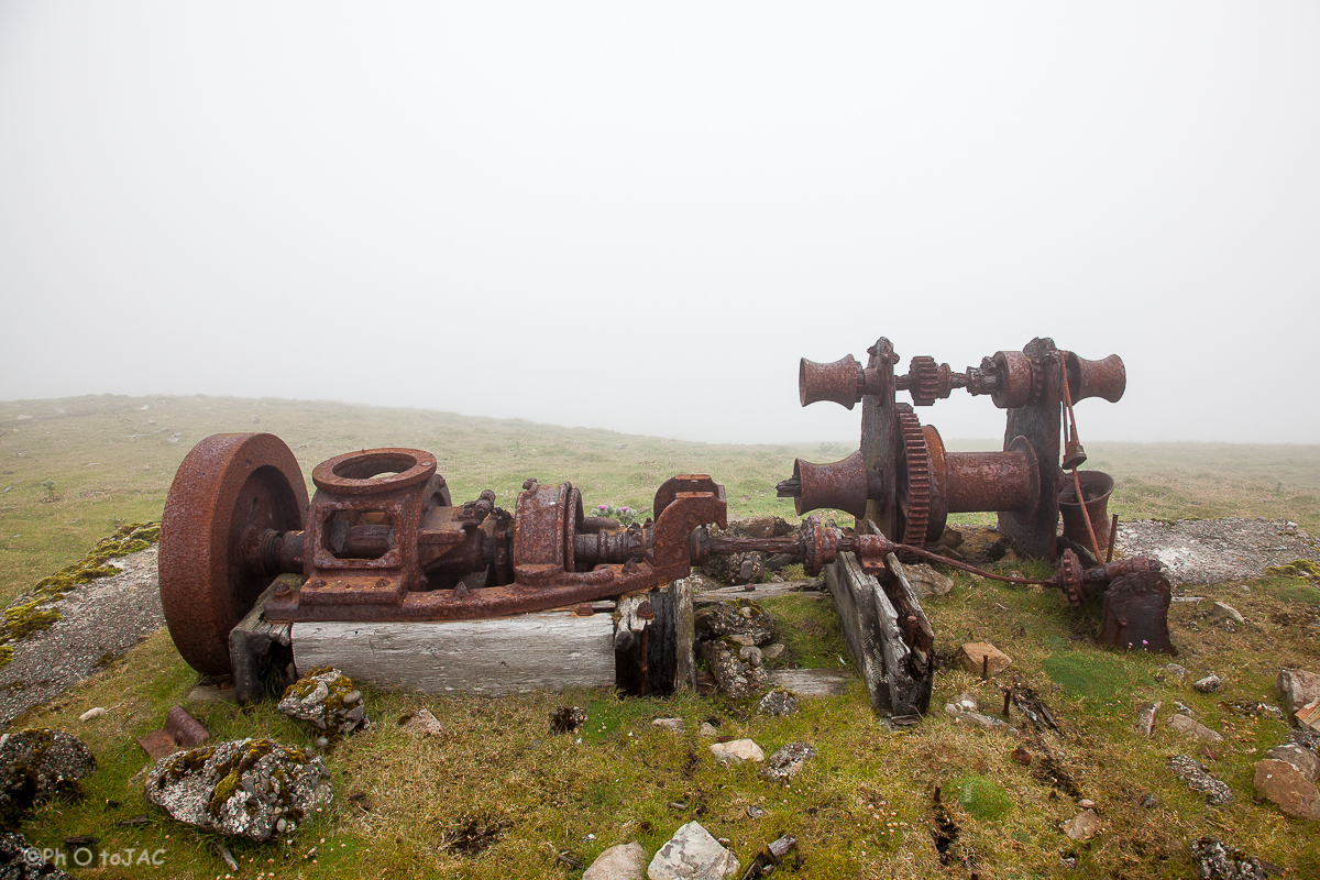 Escocia. Fair isle. En la colina Ward, el punto más alto de la isla, se encuentran los restos de una antigua estación de radar de la segunda guerra mundial. En la imagen, posiblemente los restos de un generador.