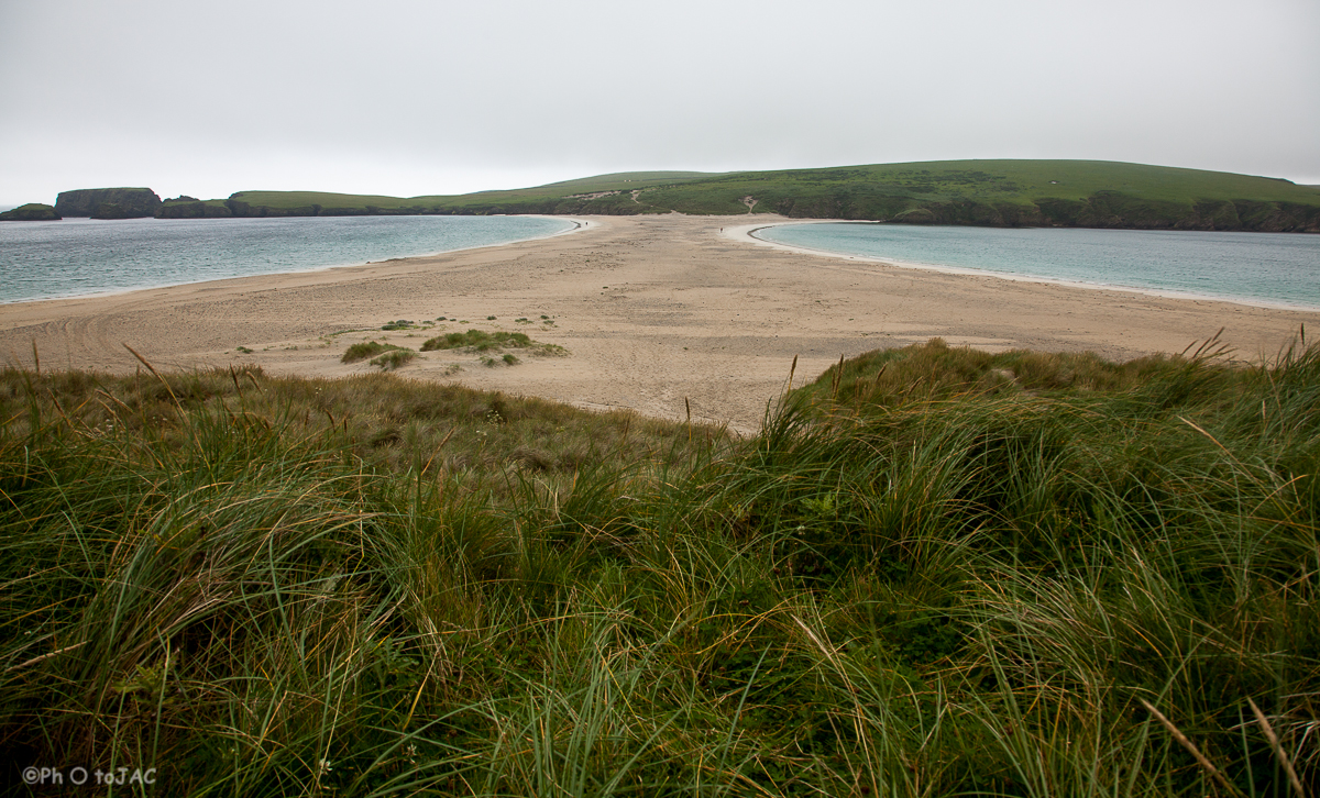 Tómbolo de la isla de "St. Ninian". Es el tómbolo de arena activo más grande del Reino Unido.