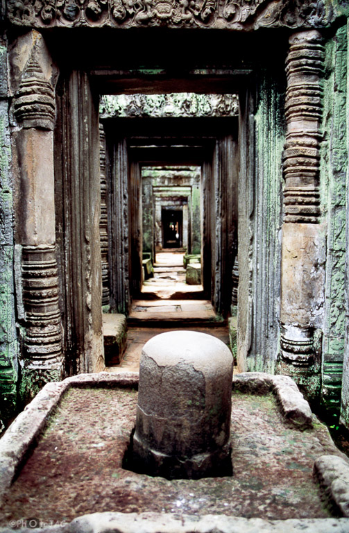 Camboya. Templos de Angkor (provincia de Siem Reap). El culto al “lingam” (símbolo fálico de la fertilidad) es habitual en los templos de Angkor.