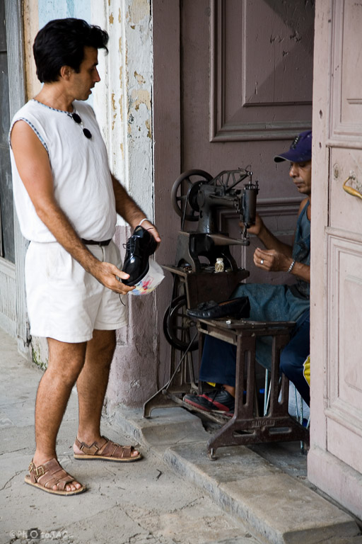 La Habana. Zapatero.