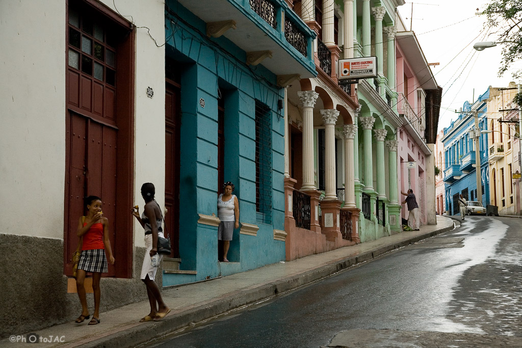 Santiago de Cuba. Calle Heredia.