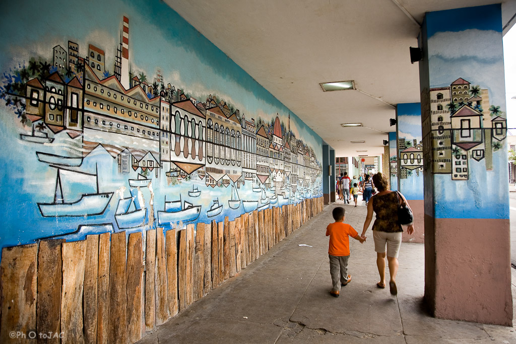 Cienfuegos. Calles del centro urbano (Paseo del Prado).