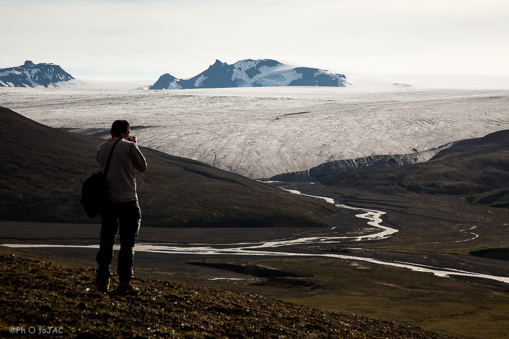 Trek Hveravellir - Hvitarnes. Etapa 1: Alrededores del refugio (cabaña) de Thjofadalir. Vistas del glaciar Langjökull.