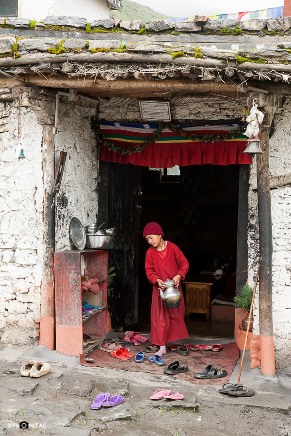 Templo "Jwala Mai" ("diosa del fuego"). Popularmente conocido como el "templo de la llama eterna". Situado al este del templo de Muktinath.