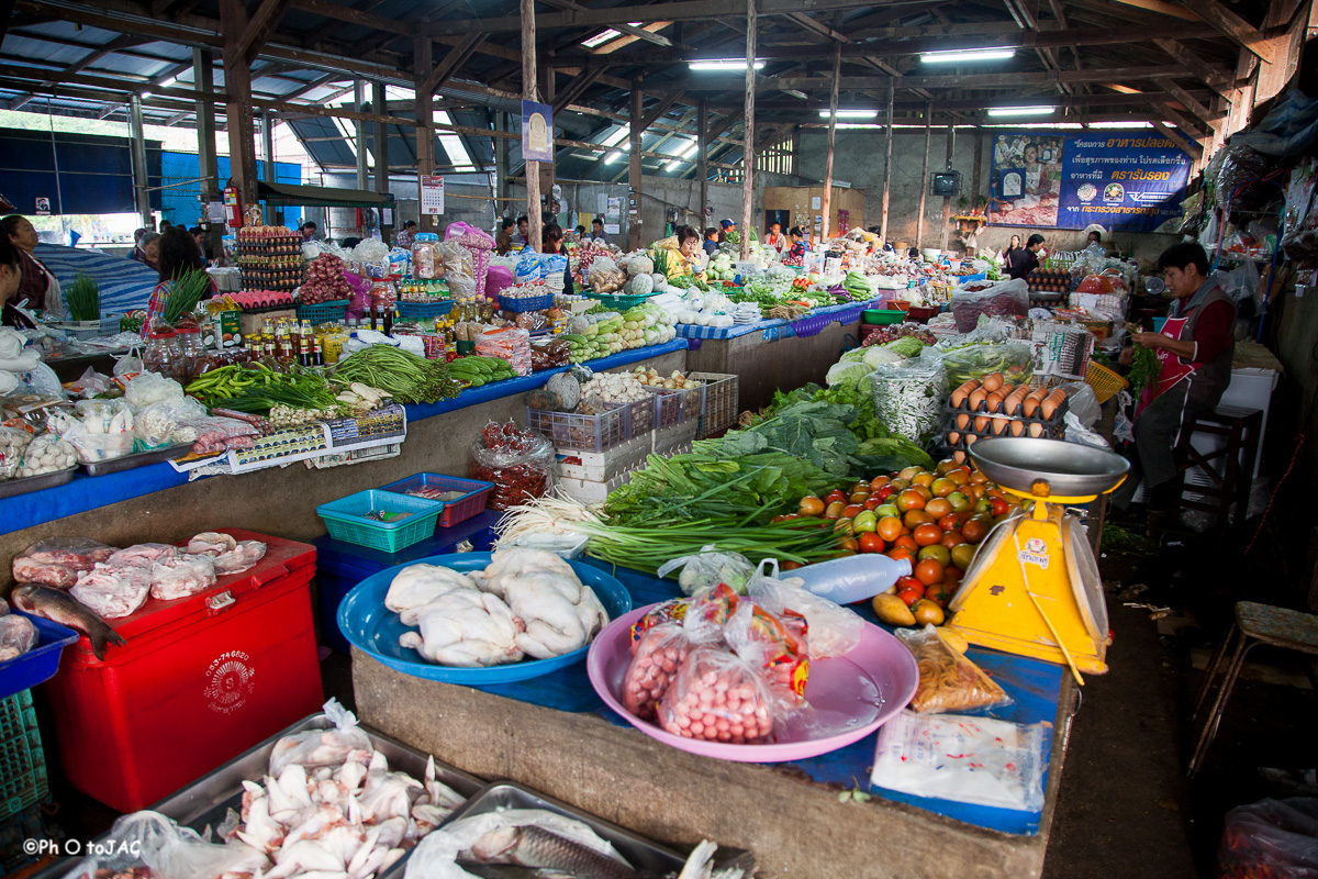 Mercado cubierto de Mae Salong.