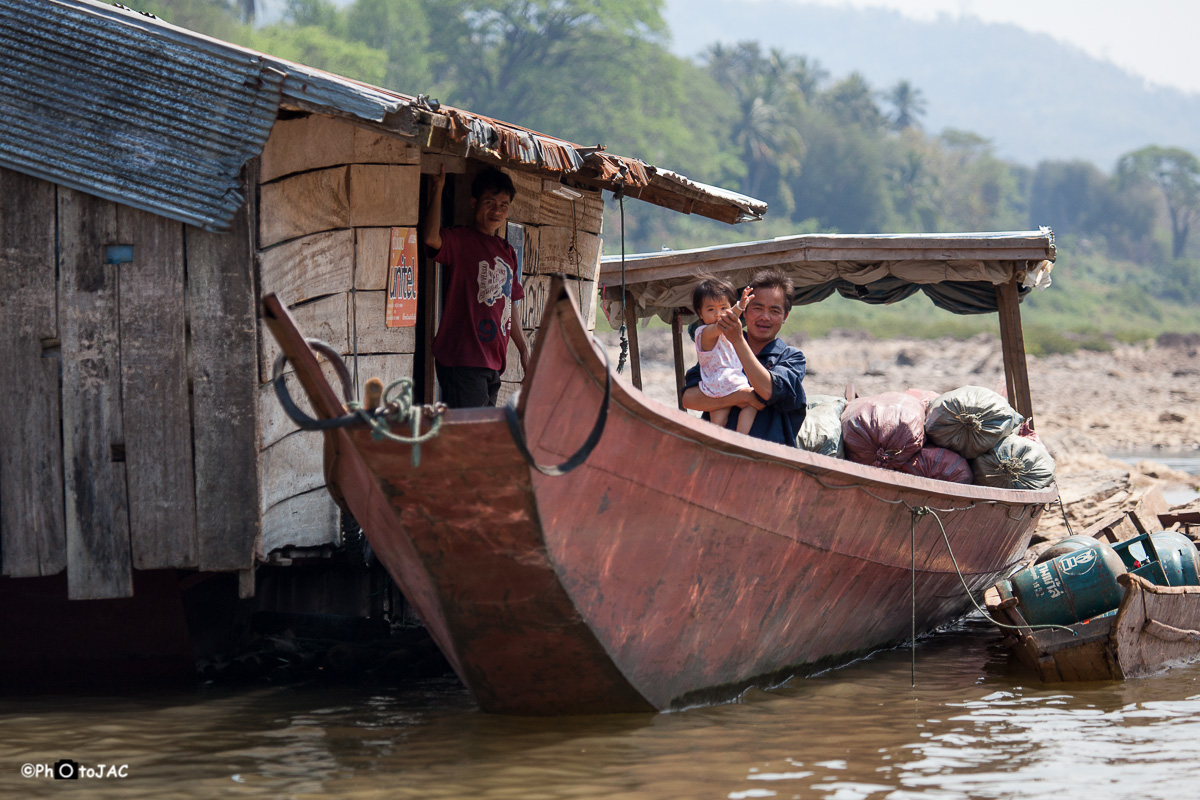 Viaje de 2 días desde Chiang Khong (Tailandia) a Luang Prabang (Laos) por el rio Mekong en el "slow boat".